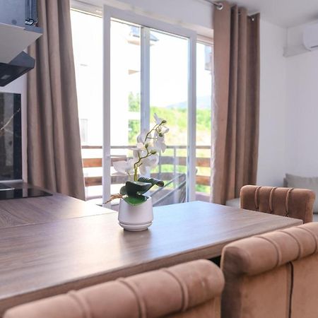 סוקו בניה Apartmani Zat מראה חיצוני תמונה