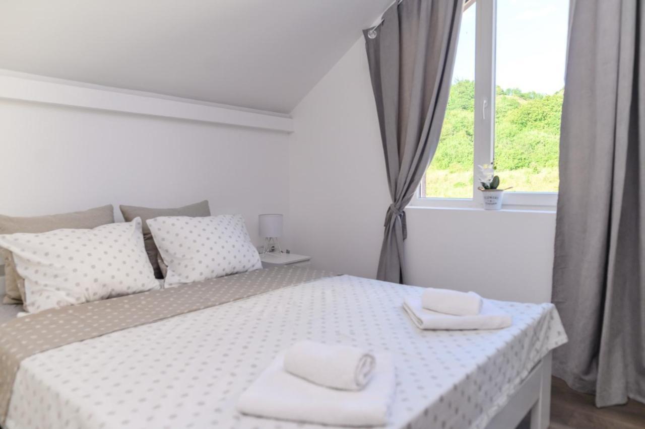 סוקו בניה Apartmani Zat מראה חיצוני תמונה