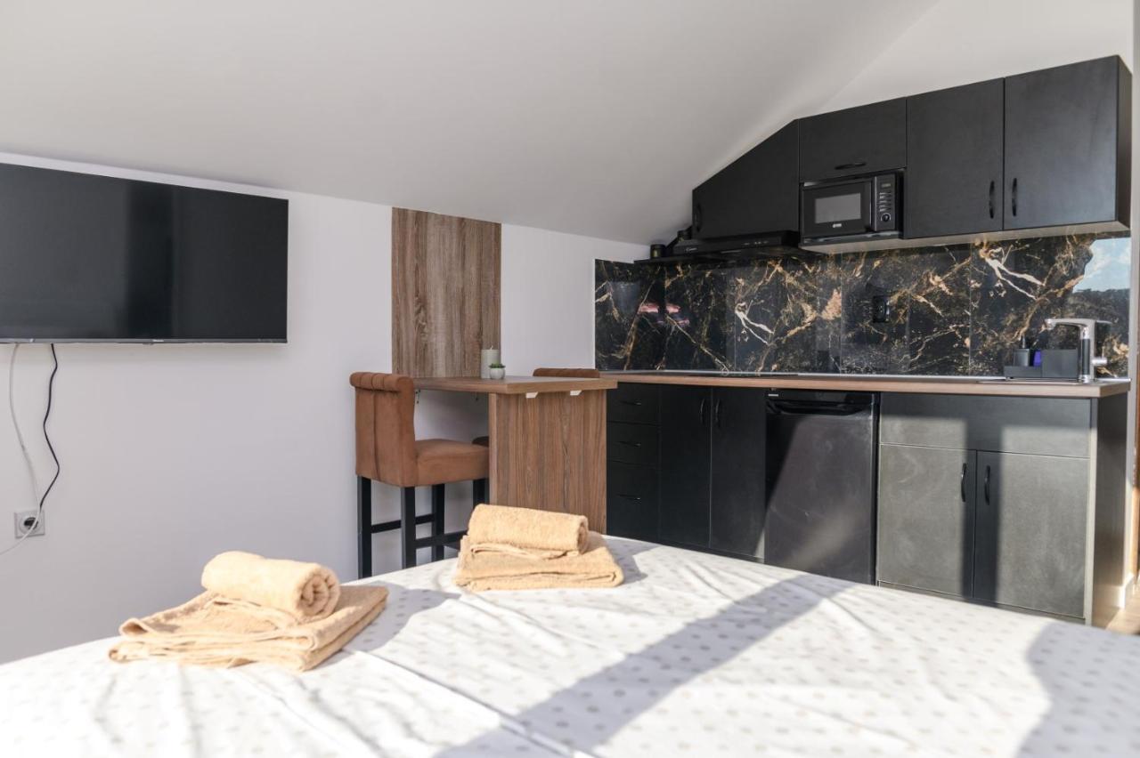 סוקו בניה Apartmani Zat מראה חיצוני תמונה