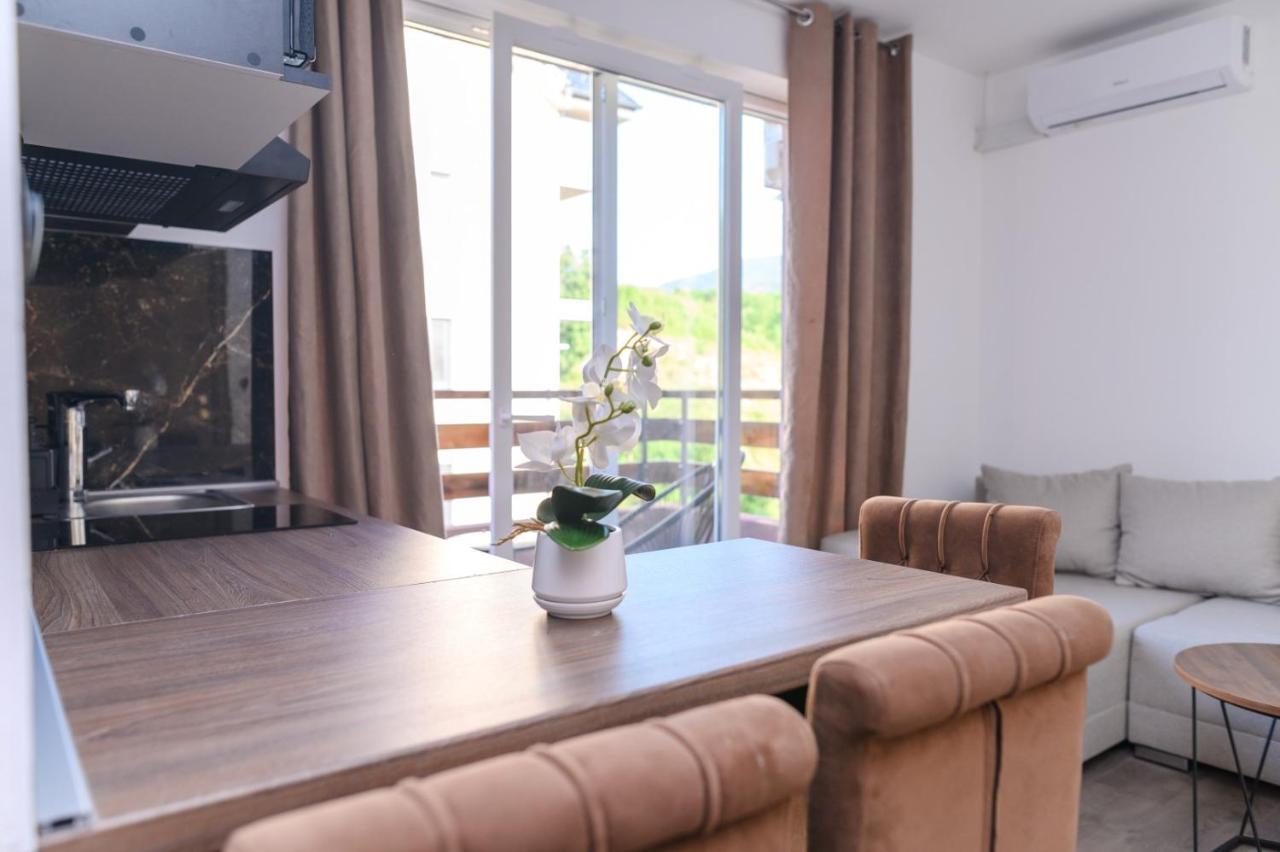 סוקו בניה Apartmani Zat מראה חיצוני תמונה